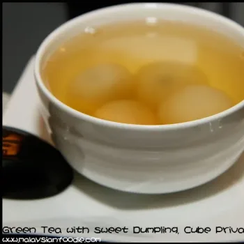 Green Tea With Sweet Dumplings