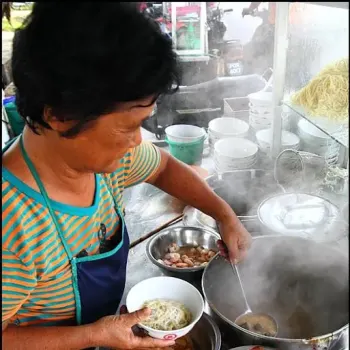 Honda Showroom Curry Mee