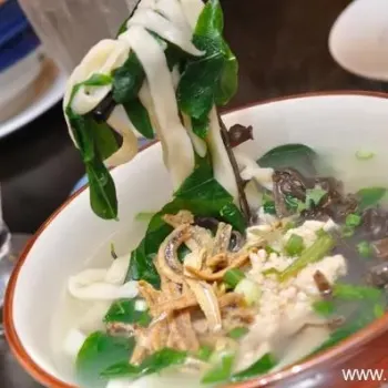 Original hand teared pan mee