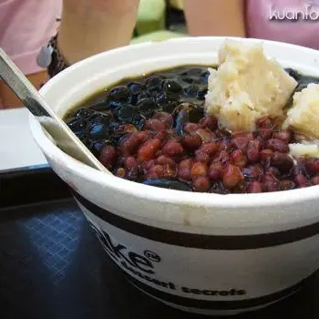 Red Bean with Black Pearl and Taro