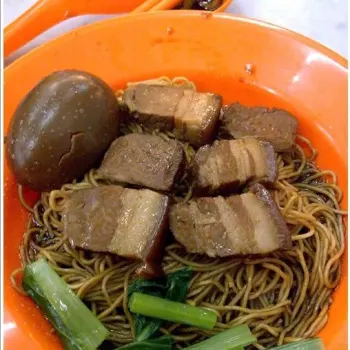 Braised Pork Noodles With Egg