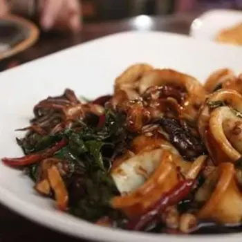 香叶炒苏东 (Fried Squid with basil leaf)