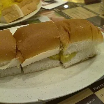 Mixture of  toast of margarine+pandan jam