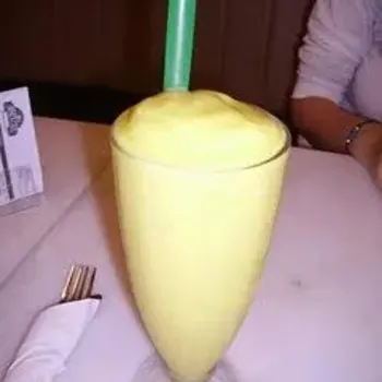 Mango Smoothies With Yogurt