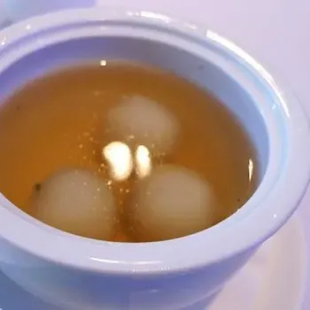 姜汤黑芝麻汤圆