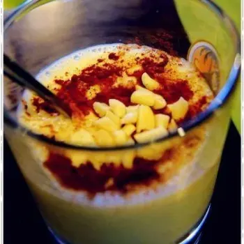Banana Smoothie Top with Chocolate + Almond Toppin