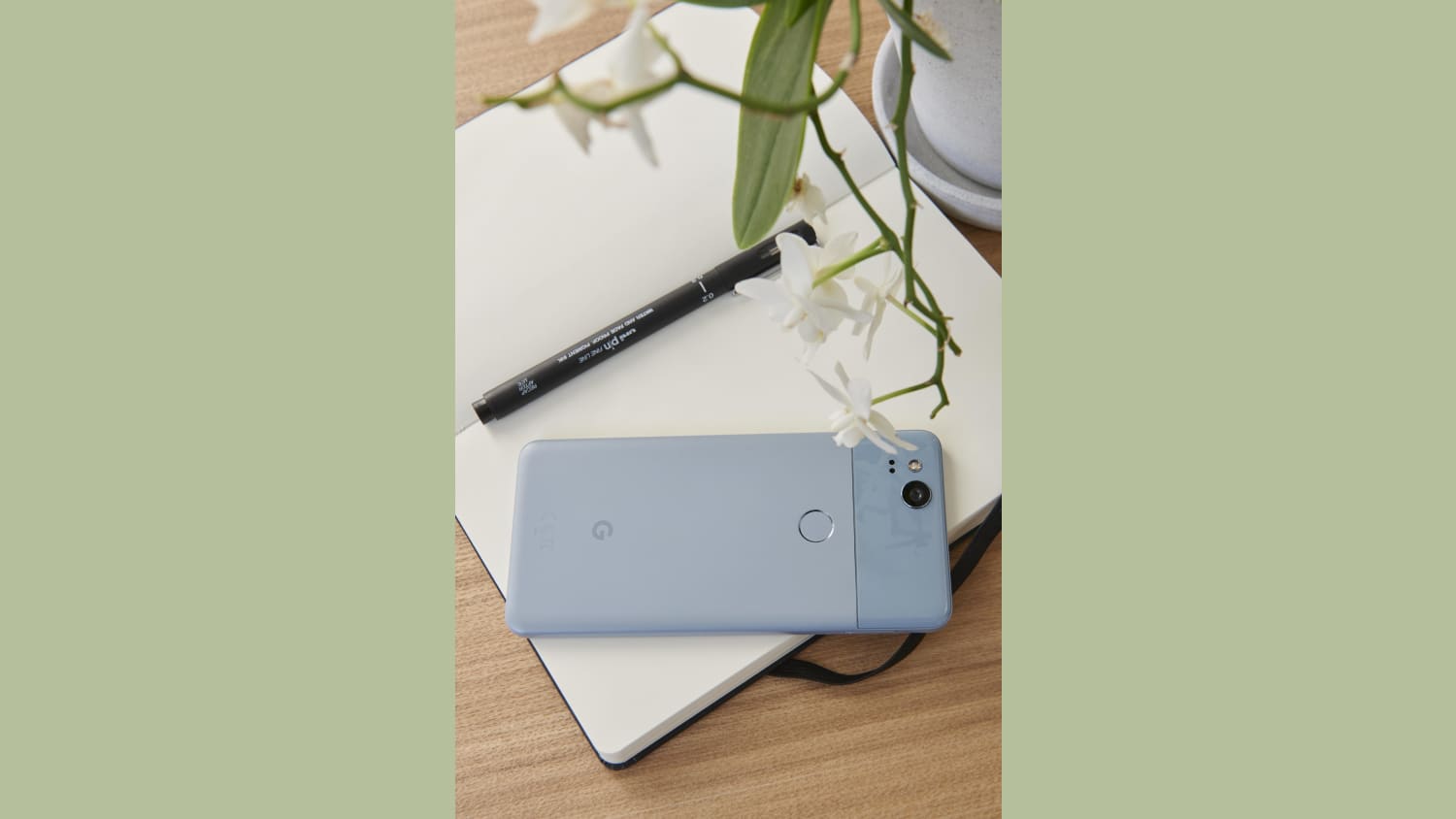 01 Softwear featuring Google Pixel 2 photo by Thomas Straub courtesy Studio Edelkoort