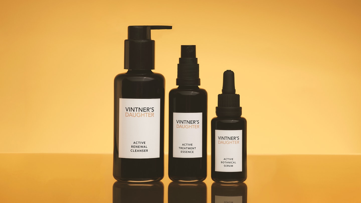 1 VIDA products on gold BG