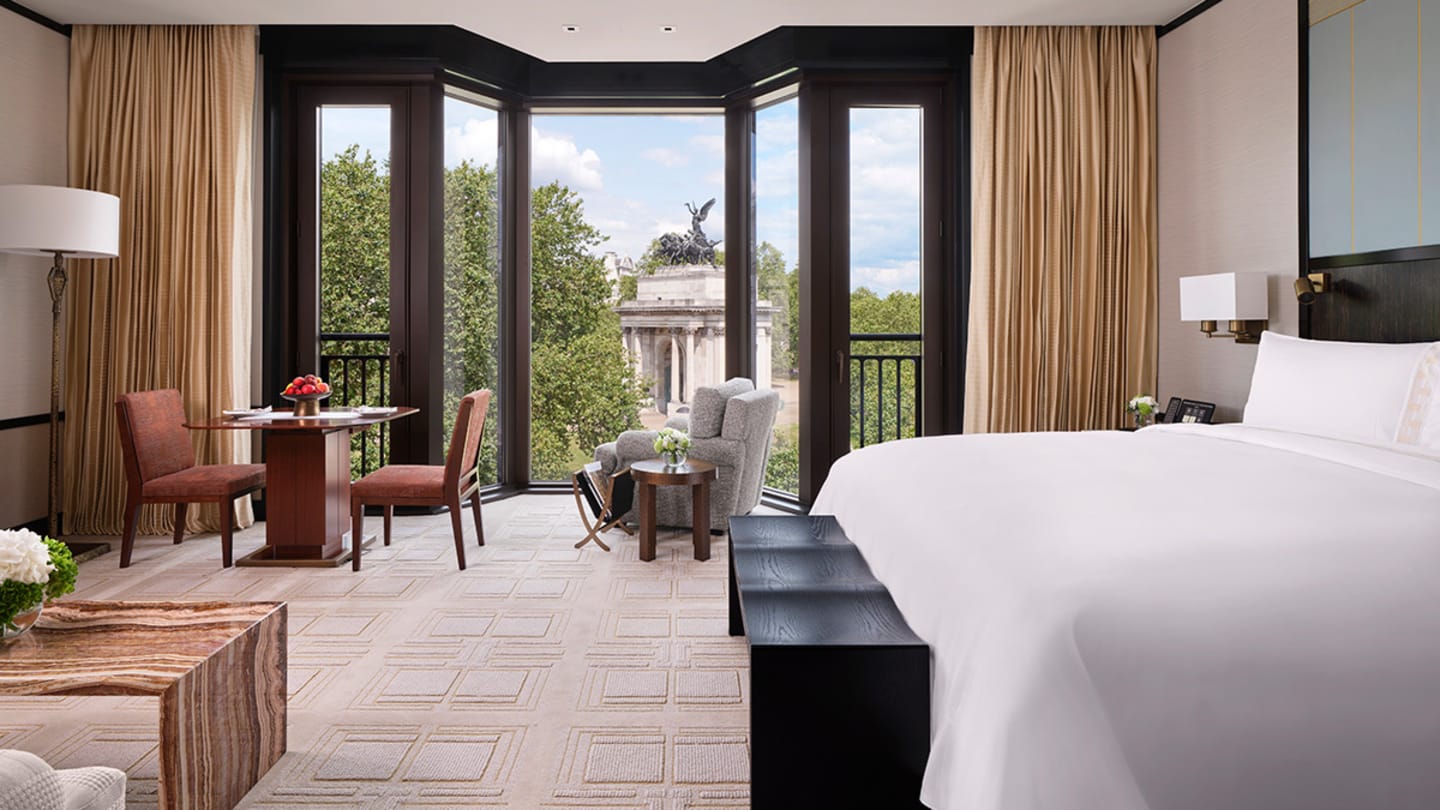WEB The Peninsula London Grand Premier Park Room