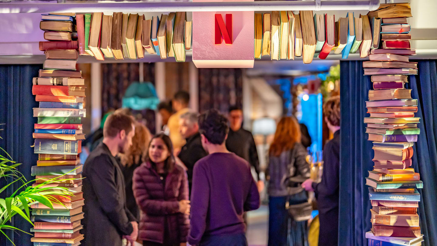 Copy of Copy of Copy of 350 Netflix Set Creative