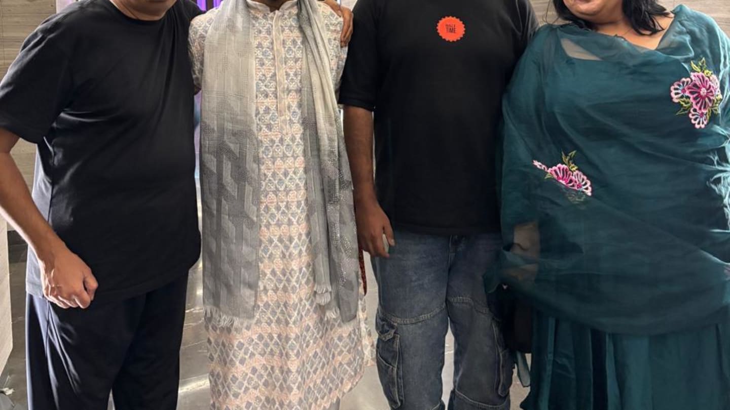 VML India Gurugram employees posing together during the Diwali 2025 office celebration in festive traditional attire.