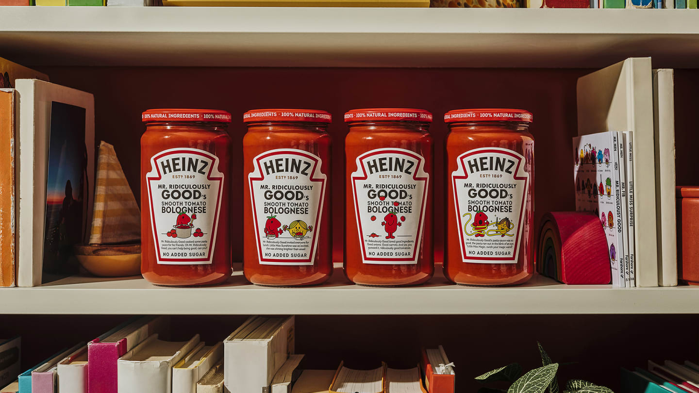 Bookshelf with the 4 jars of sauce.