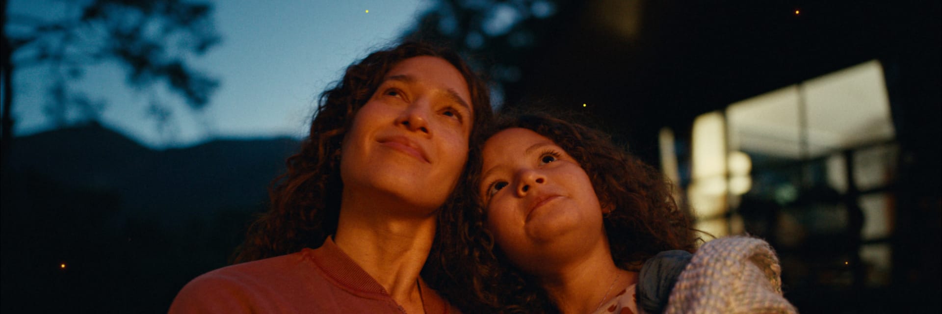 Breyers Fireflies Mom Daughter14714482
