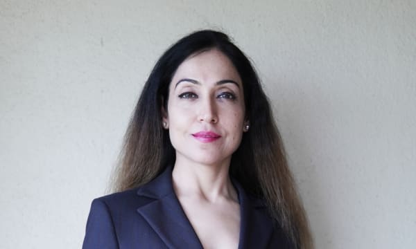 Shelly Arora Lycamobile Pic