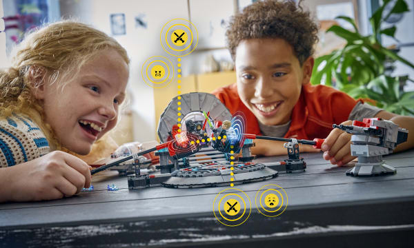 WEB 01 Lego Smart Bricks