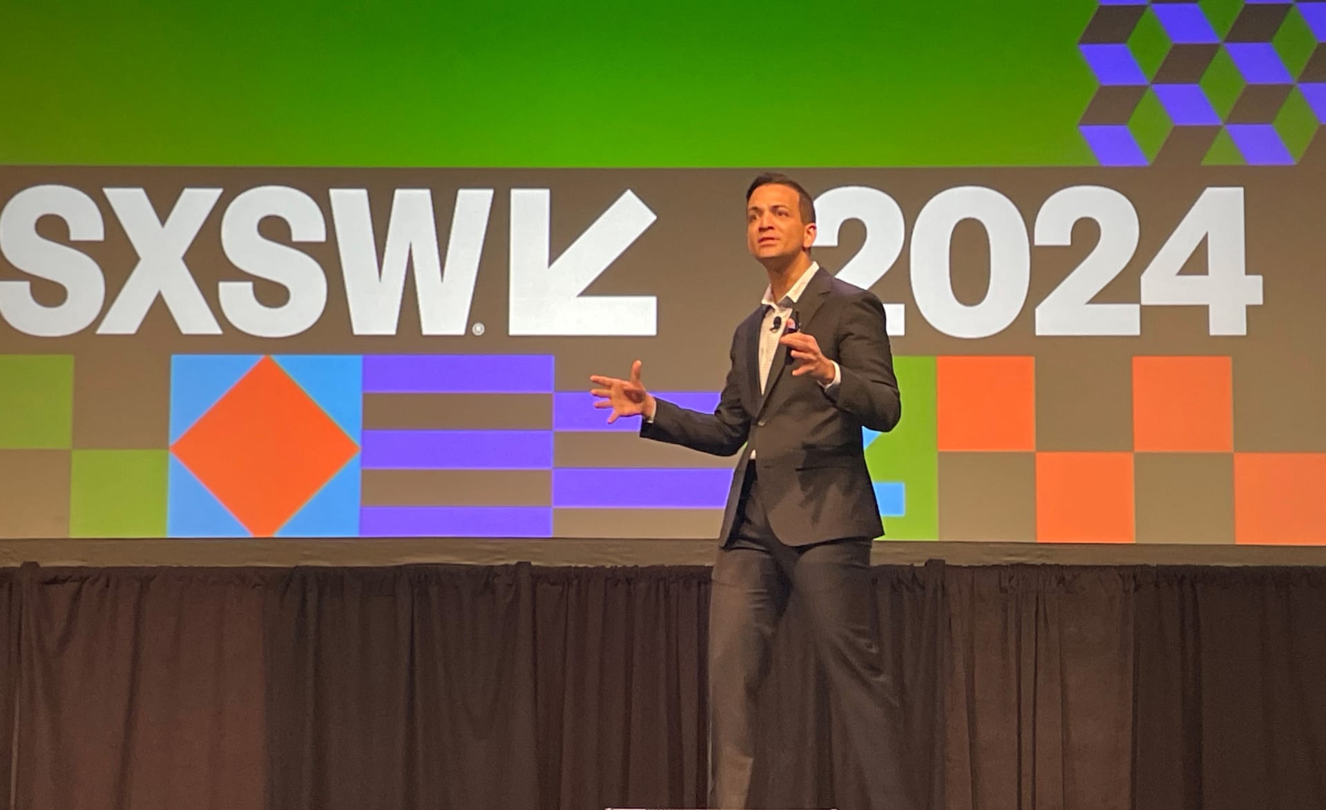 Doctor Vin Gupta on stage at SXSW 2024b