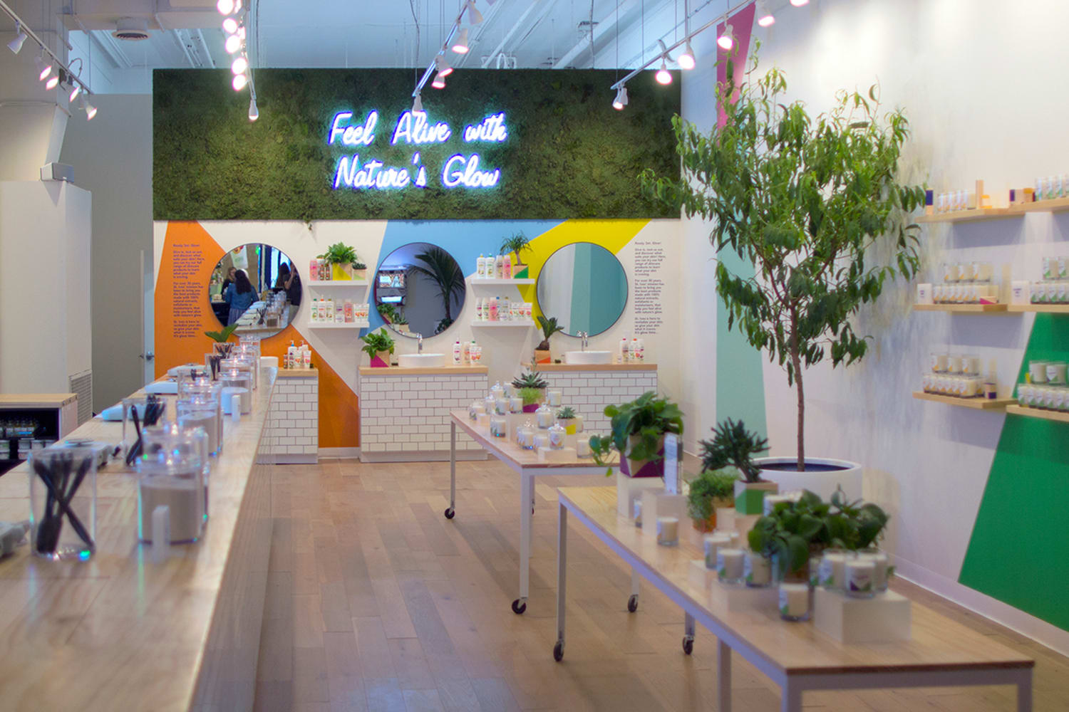 Design Back Wall at St Ives Mixing Bar summer pop up in Soho