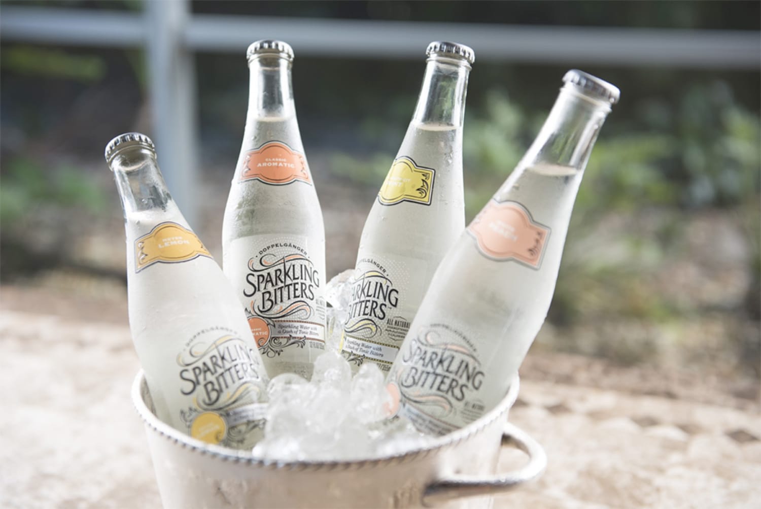 Вода sweeter. Sparking вода. Sparkling Water ыфштемызкштп. Sparkling Bitters Water. Alcohol sparkling Water.