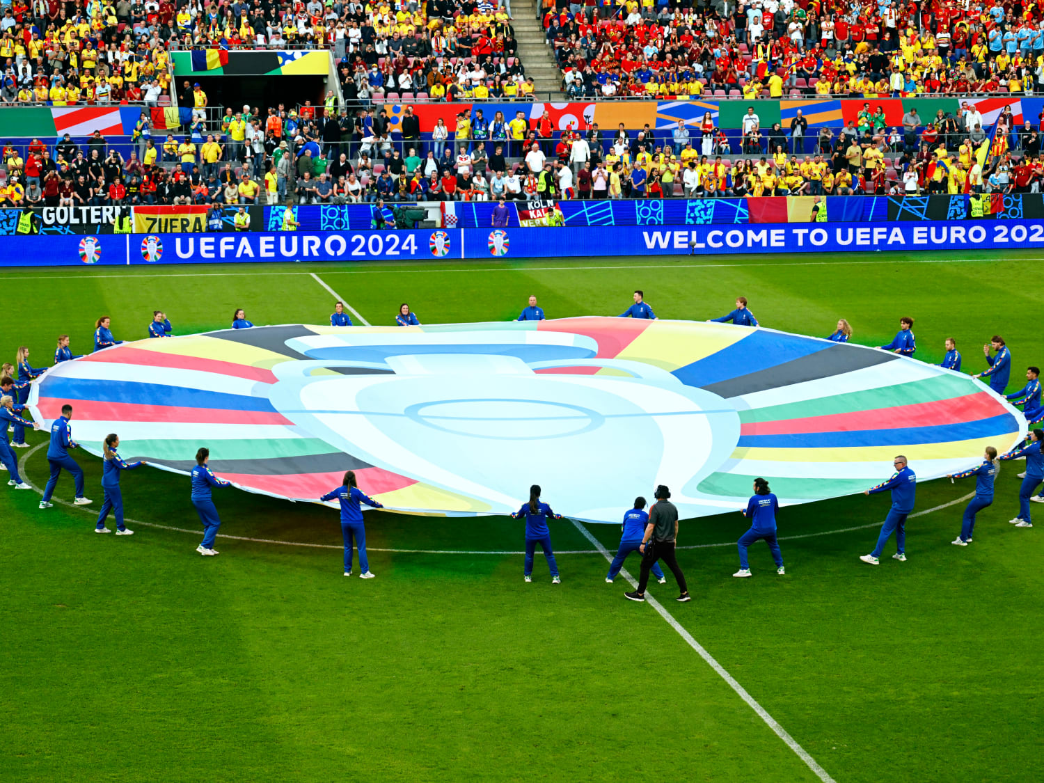 Euro2024 Case VML Life 11