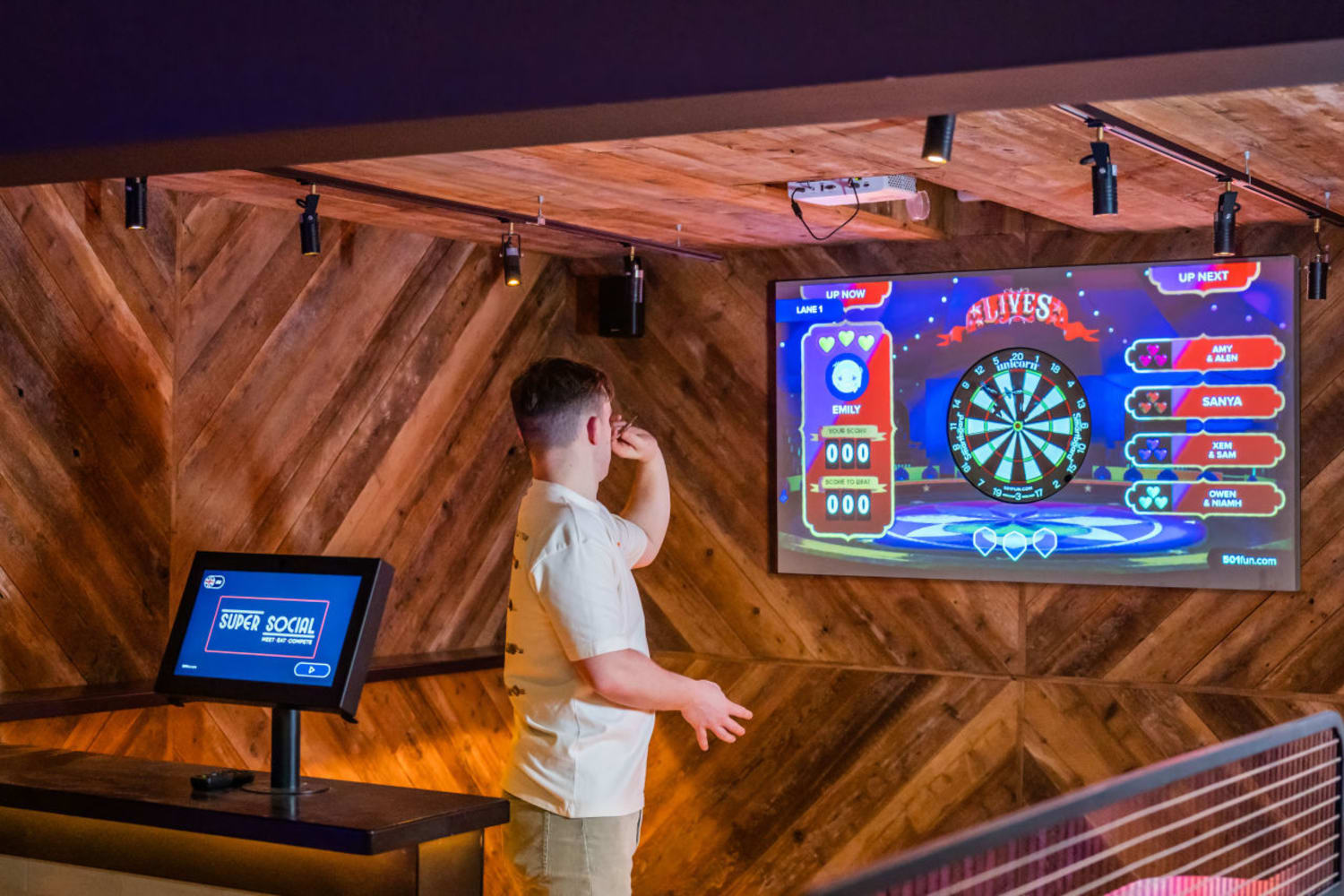 Super Social darts