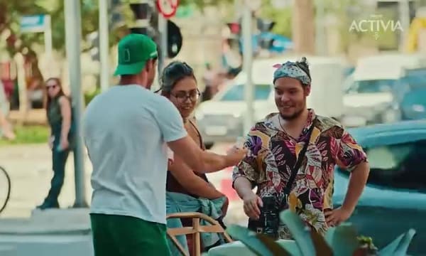 Caua reymond apresenta activia leite fermentado