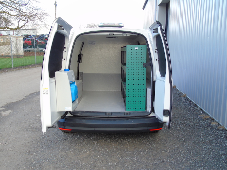 Volkswagen Caddy Maxi Hygienic Conversion: Code 043