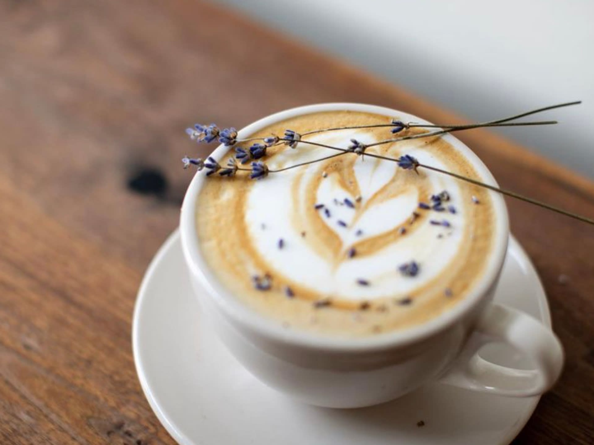 Vaníliás-mézes latte levendulaolajjal