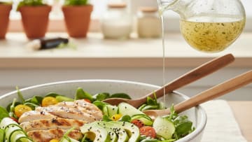 Amikor a természet ereje a tényérra kerül: Citromos-gyömbéres sült csirkesaláta