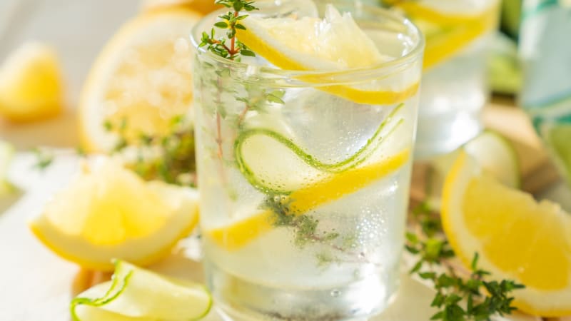 Frissítő illóolajos limonádé