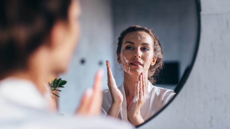 Arcápolási rutin esszenciális bőrápolókkal