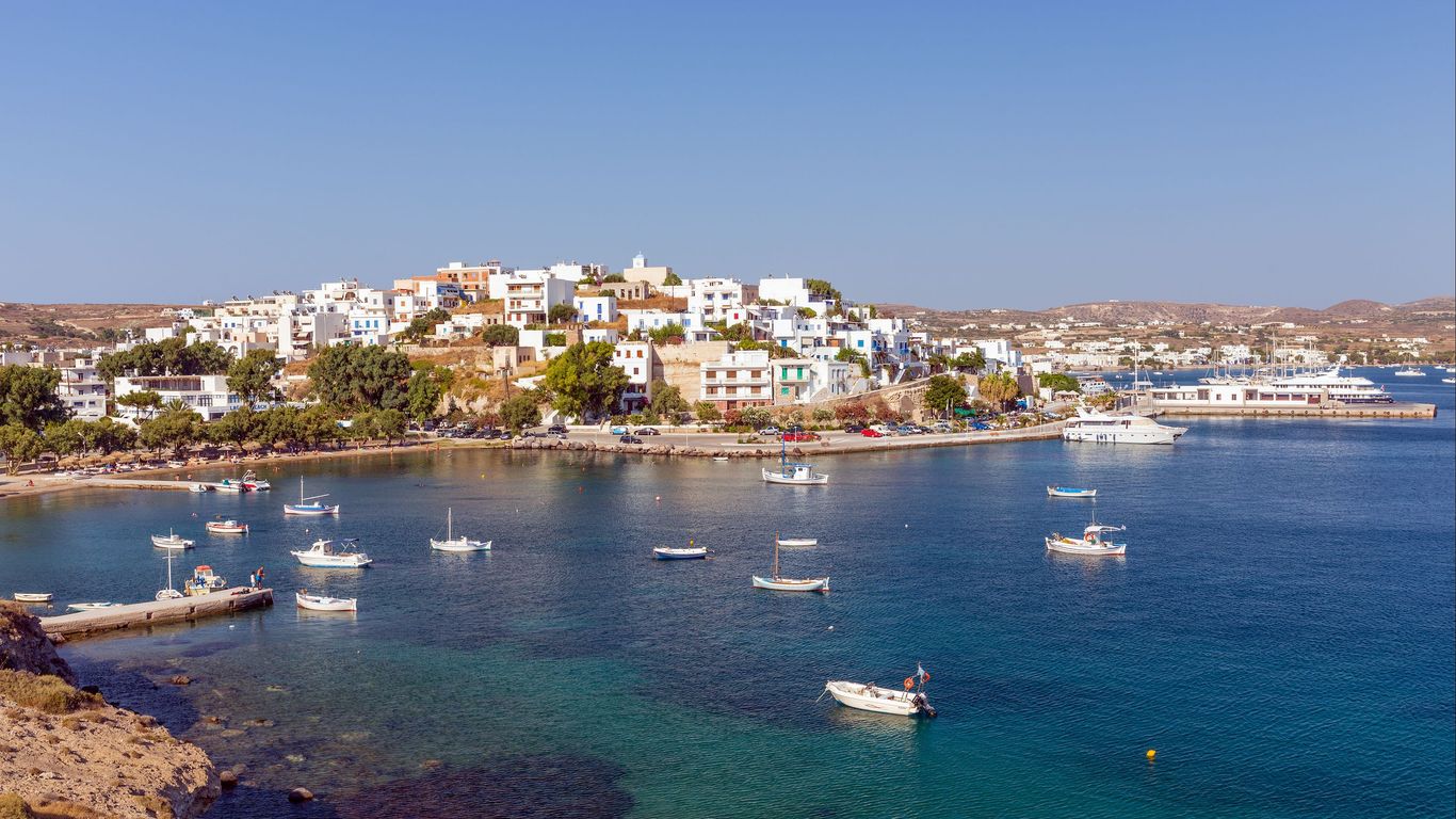 Milos — Adamas (Port)