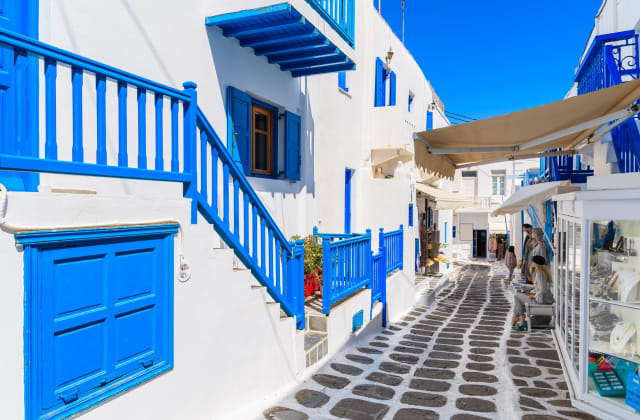 Chora alleys & boutiques