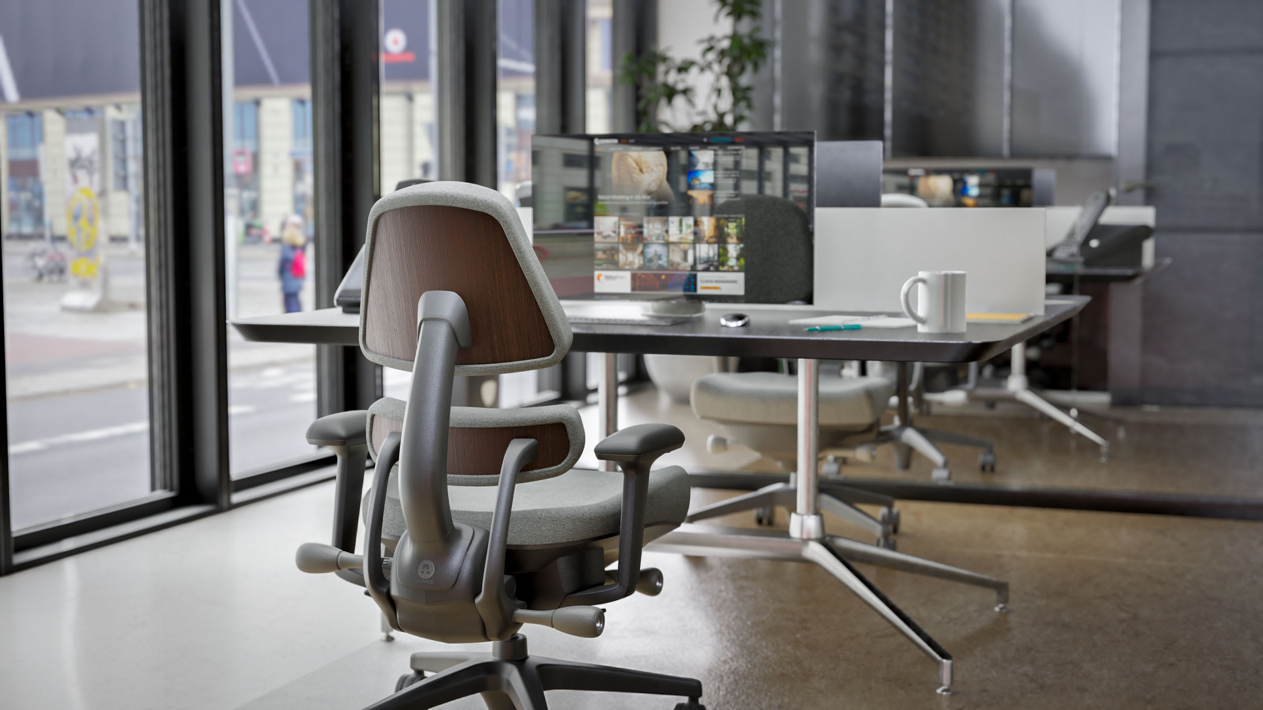 SEQ_Glass_wall_office_img.0002