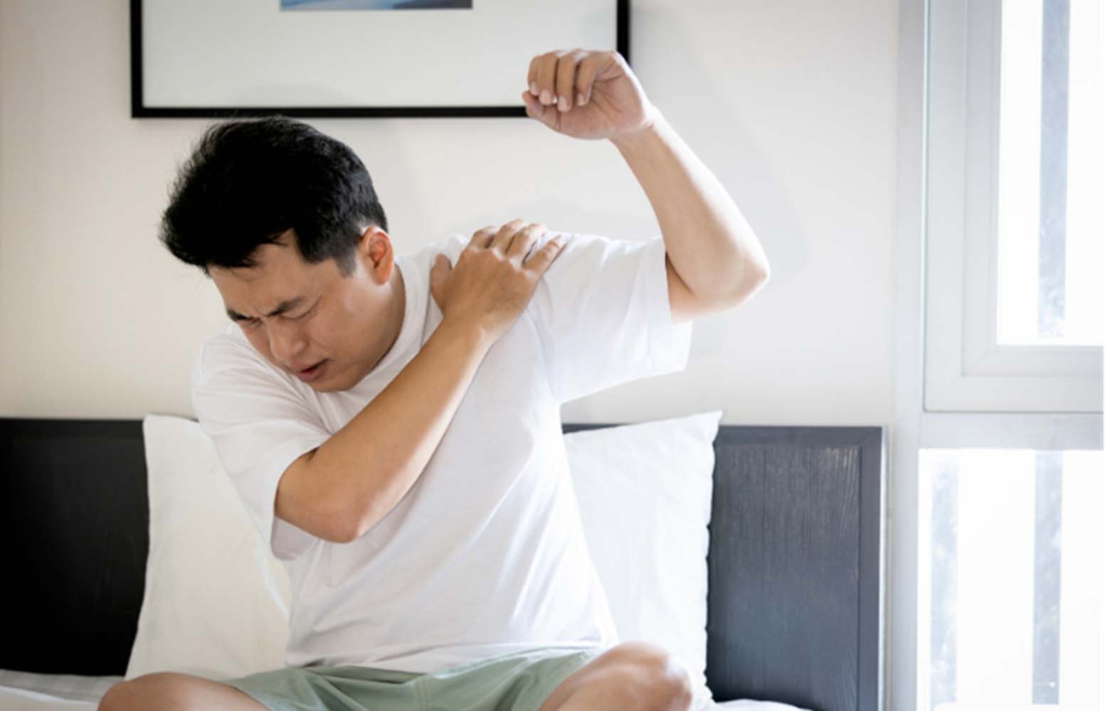 Preview image for Shoulder Pain from Sitting and Habits to Avoid