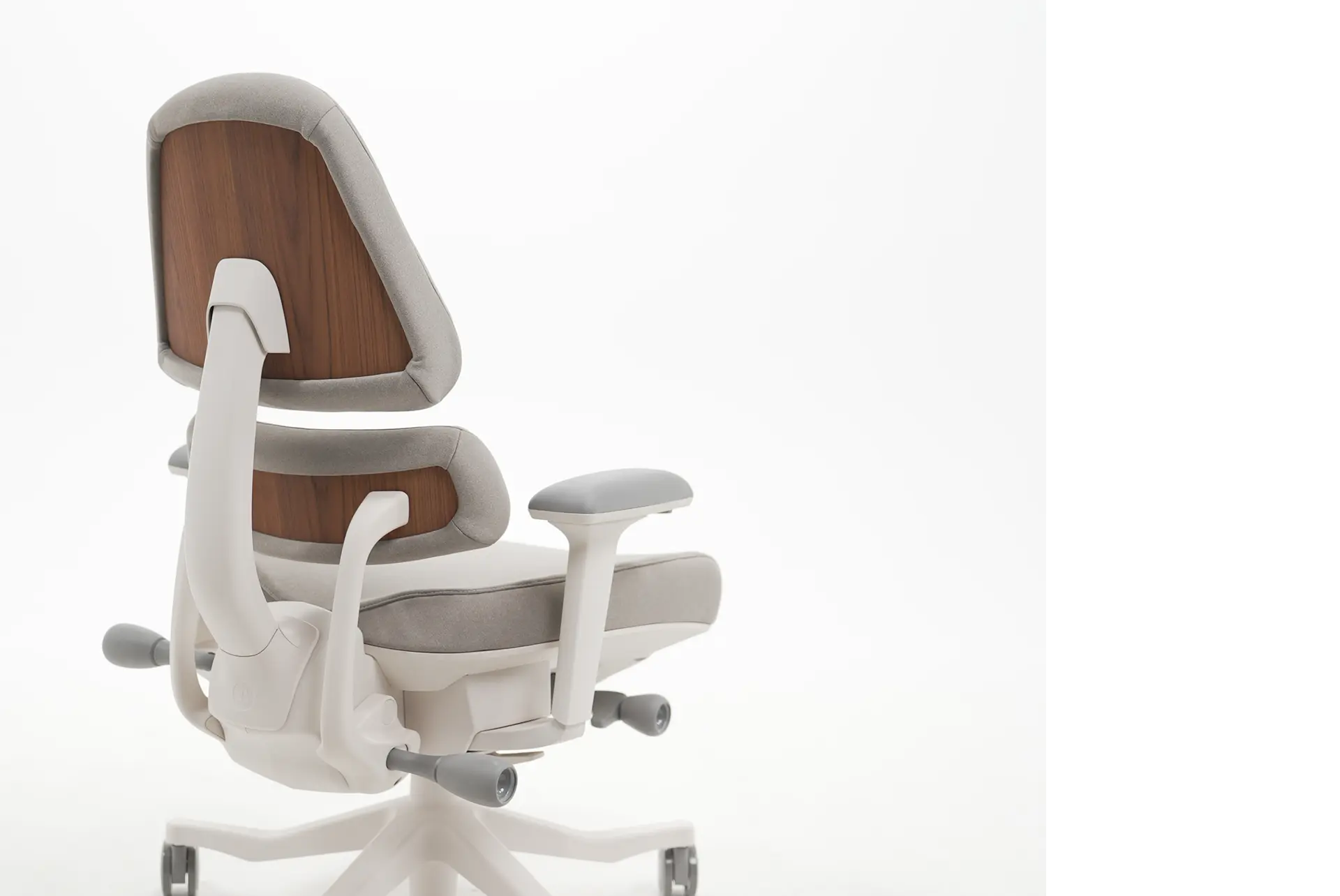 Anthros ergonomic chair
