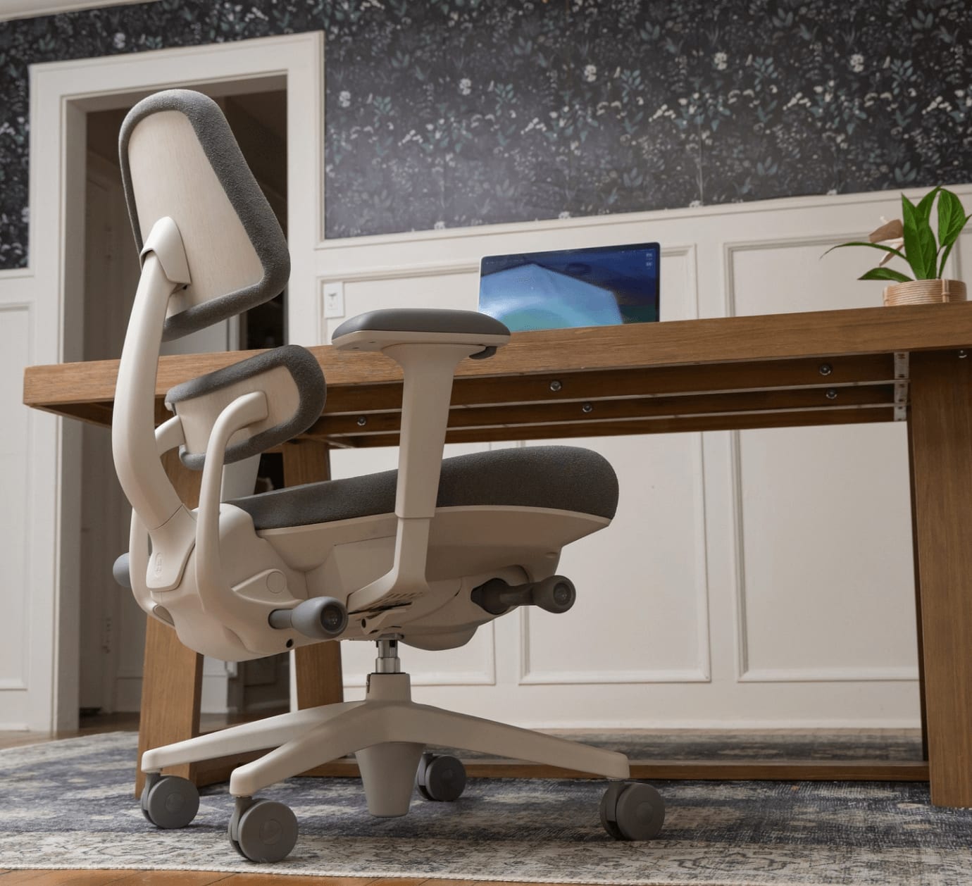 anthros-chair-beige