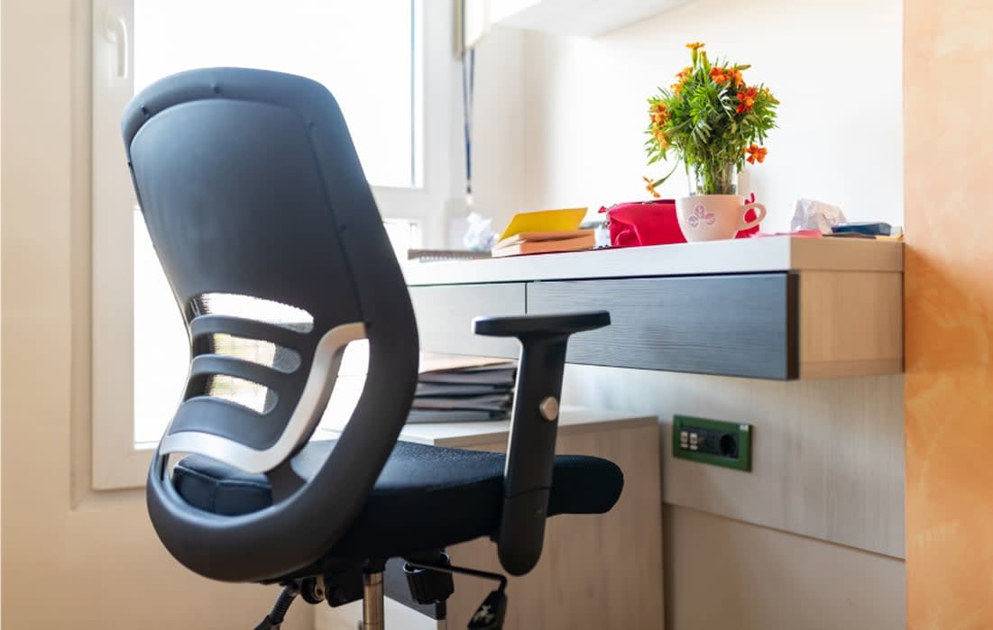 Preview image for What Is an Ergonomic Office Chair—and Does It Matter?