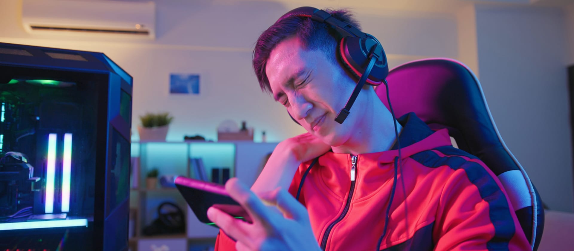 Preview image for Gaming Chair: Reducing Shoulder & Wrist Injuries