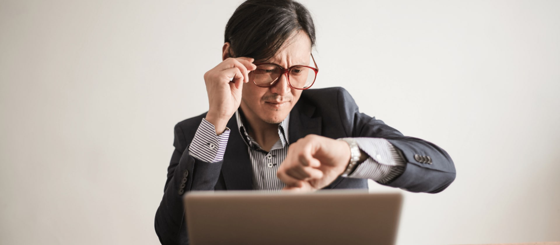 Preview image for 5 Signs That You Have Been Sitting Too Long