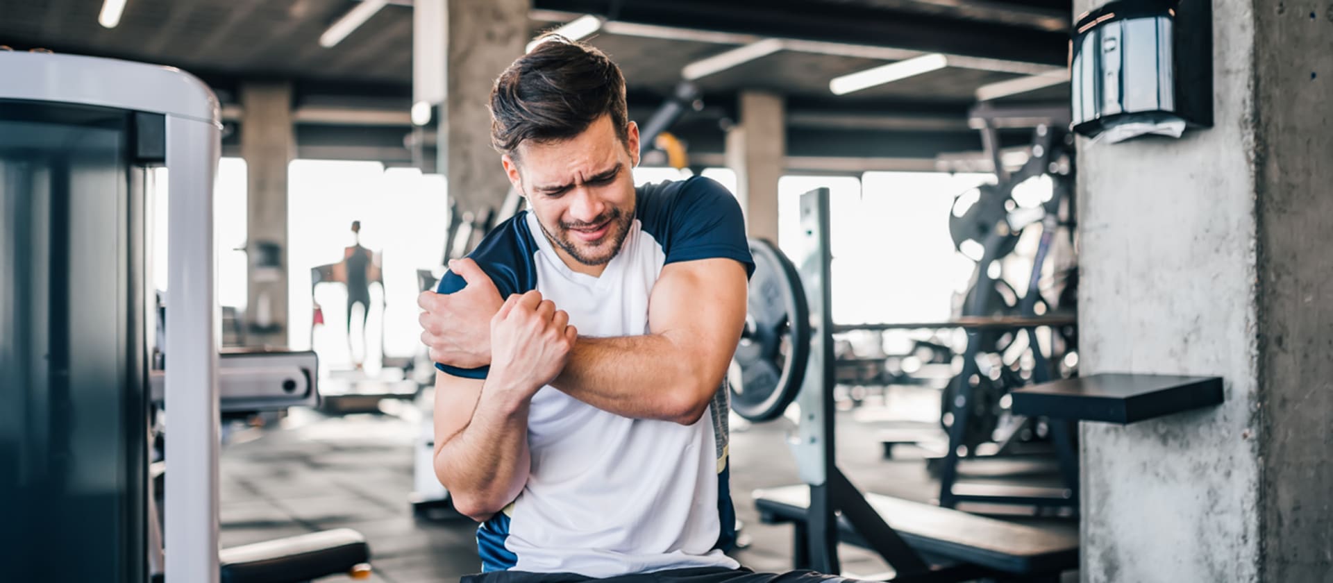 Preview image for Why your poor posture increases likelihood of gym injuries