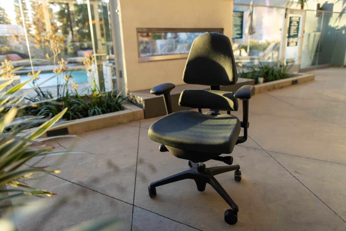 anthros_chair_17
