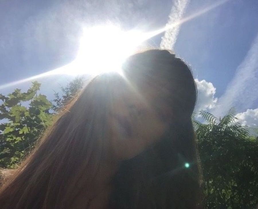 The Social Lover Invites Caline With C