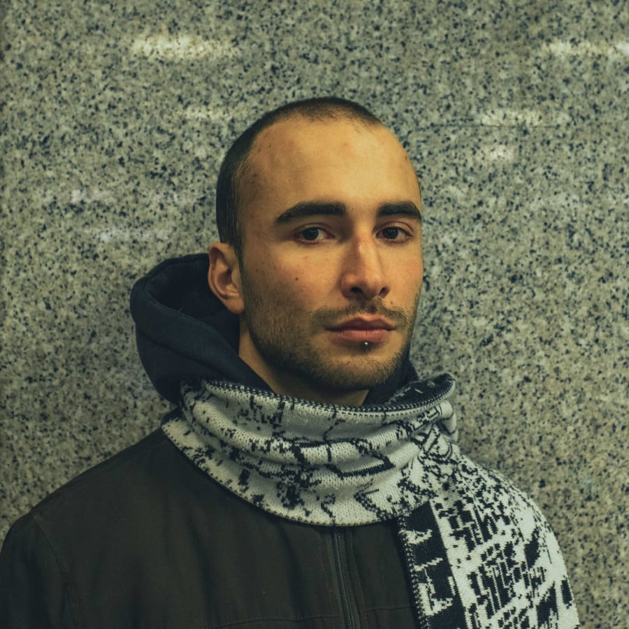 Leon-Adhere