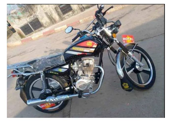 Thumbnail 2 of Yamaha Motor Bike