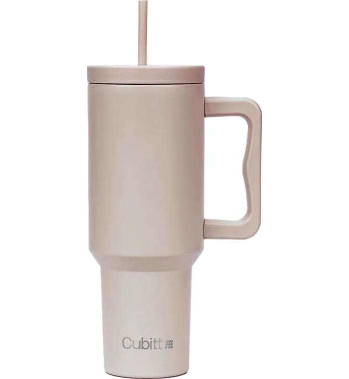 Botella Cubitt aislado de acero inoxidable de 40 oz con asa y tapa con pajita, compatible con portavasos Color Beige