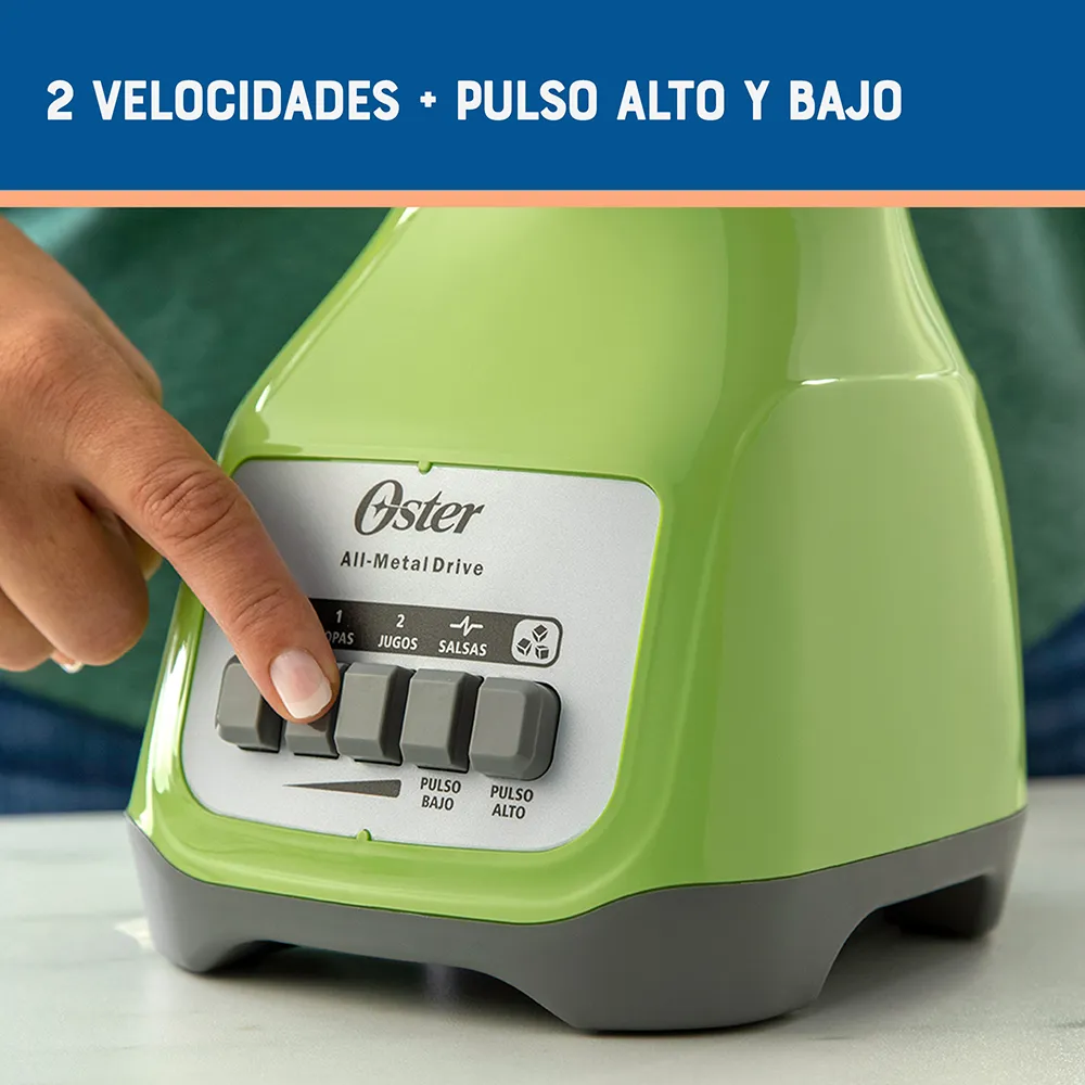 Licuadora Oster® 2 velocidades más pulso y vaso de vidrio BLSTKAGKPB