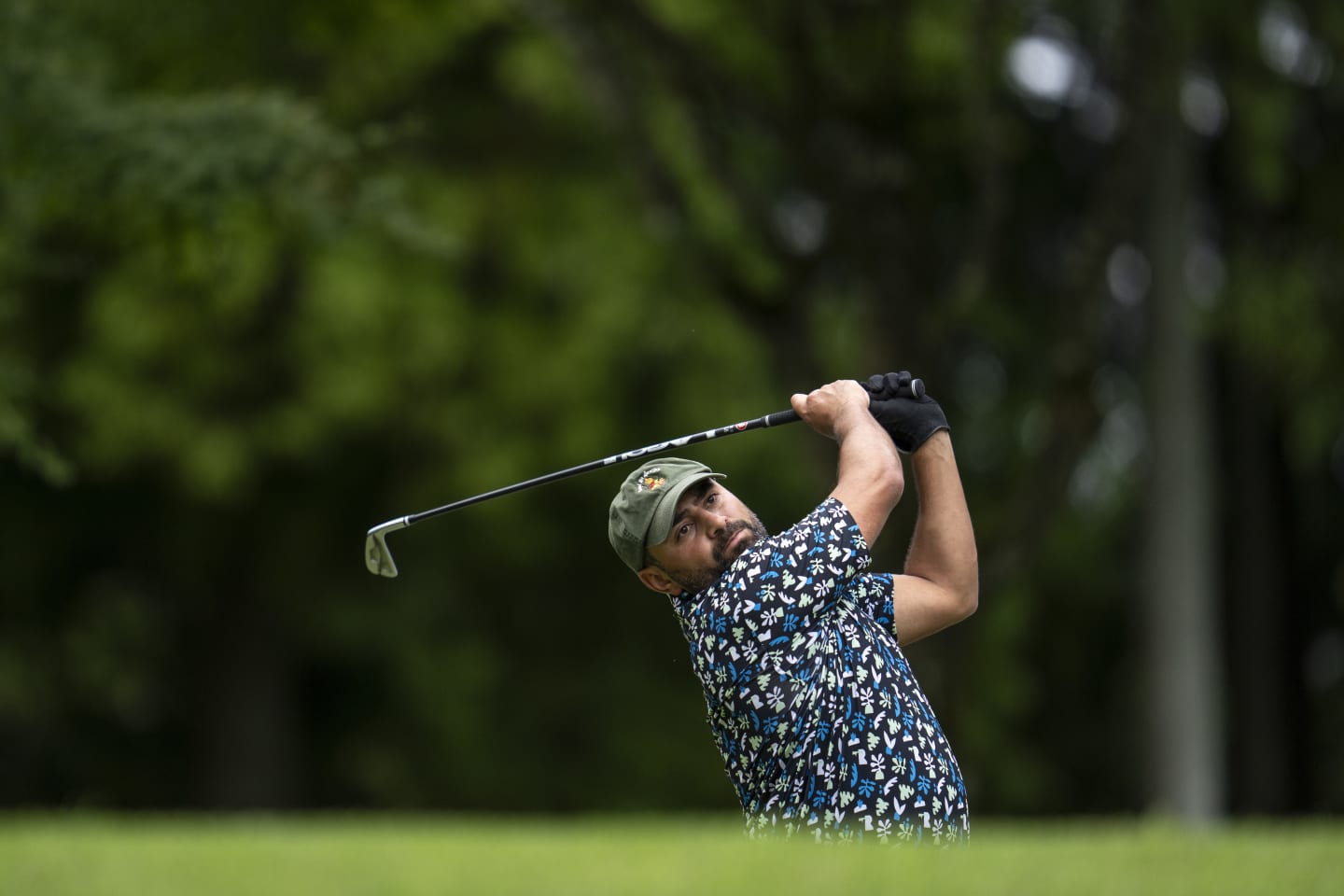 Zaidoon Zakaria of Iraq plays his stroke from the No. 13 tee during a practice round ahead of the 2024 Asia-Pacific Amateur Championship being played at the Taiheiyo Club in Gotemba, Japan on Tuesday 01 October 2024. Photograph by AAC.