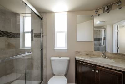 Sierra Limited SL09 bathroom