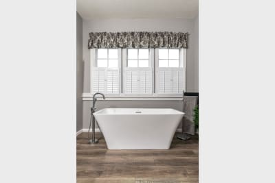 Master Tub