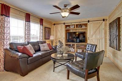 Redman Homes, Ephrata PA, Living Rooms